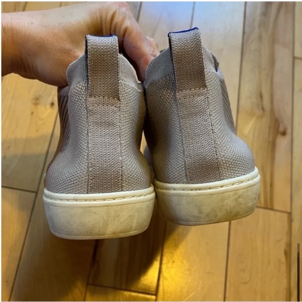 Rothy's The Chelsea Ankle Boot in Lilac Gray pull on high top style size 8.5